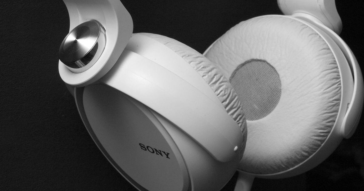 Music, headphones, mp3, 4k wallpaper 1920x1080, listen, beautiful wallpaper, 4k wallpaper, listen to, audio, listen to music, music listener, free background, enjoy, black, dj, sound, earphones, enjoyment, full hd wallpaper, accessories, radio, earpods, music studio, teenager, relax, sound studio, sony, white, free wallpaper, still life, close up, decoration, cool backgrounds, design, black-and-white, desktop backgrounds, laptop wallpaper, art, contrast, soundcloud, mac wallpaper, beats, creative, dynamics, bright, background motif, wallpaper hd, wallpaper 4k, background image, hd wallpaper, graphic, windows wallpaper, background