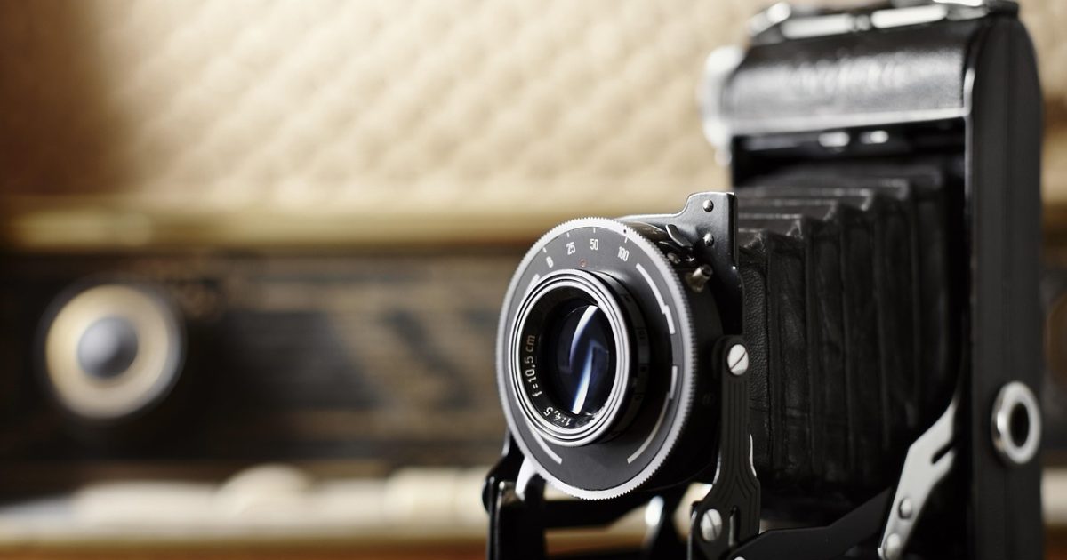 Camera, wallpaper hd, free wallpaper, full hd wallpaper, 4k wallpaper 1920x1080, old, windows wallpaper, nostalgia, cool backgrounds, taking photos, photo camera, vintage, photo, desktop backgrounds, photography, old camera, analog, antique, old fotoapparat, hd wallpaper, laptop wallpaper, retro, historical, beautiful wallpaper, wallpaper 4k, flea market, mac wallpaper, objective, 4k wallpaper, photographer, movie, free background, rarity, medium format, background, radio
