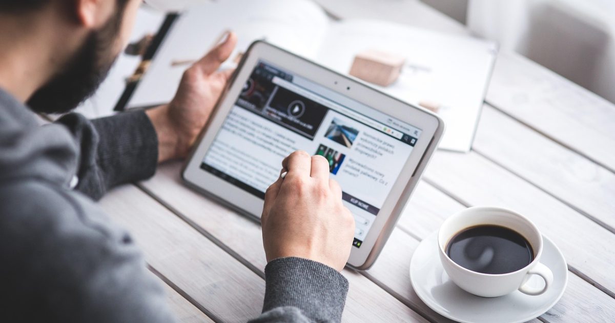 Man, reading, touchscreen, blog, coffee cup, digital, tablet, working, screen, touching, touch, samsung, stylus, pen, technology, device, coffee, cup