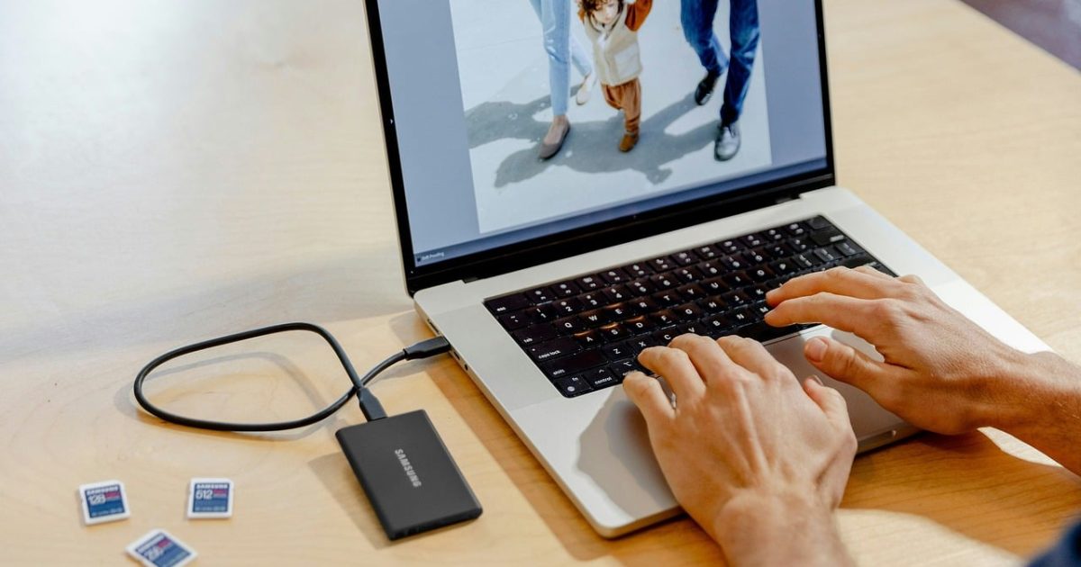 Laptop,  work,  photo editing,  image,  digital,  editing,  software,  screen,  creative,  processing,  technology,  device,  workspace,  photography,  professional,  modern,  design,  retouch,  display,  portable,  productivity,  color correction,  graphic,  media